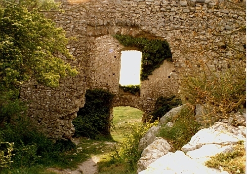 Castello - interno.jpg